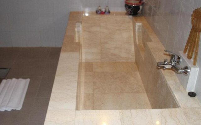 Nur Guest House