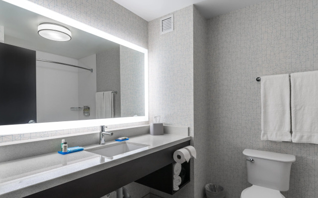 Holiday Inn Express & Suites Brandon by IHG