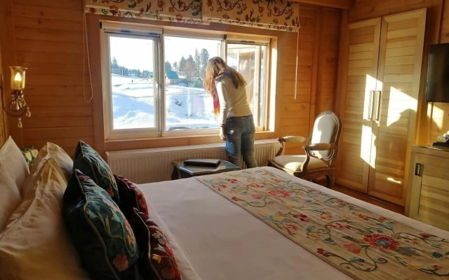 Kolahoi Green Heights Gulmarg