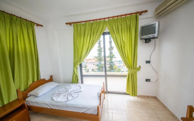 Blue Saranda Hotel