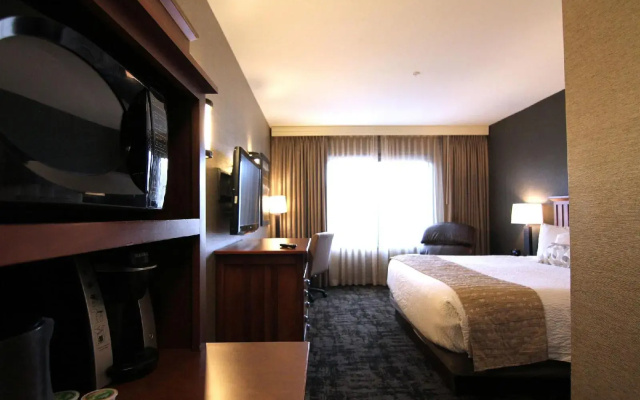 Casper C'mon Inn Hotel & Suites