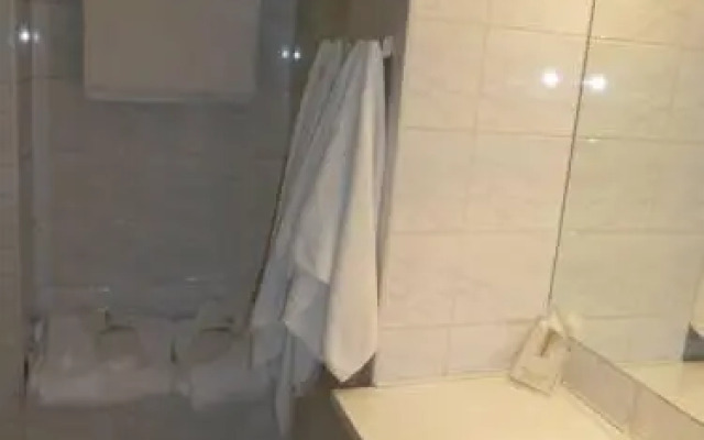 Hotel GROMADA.