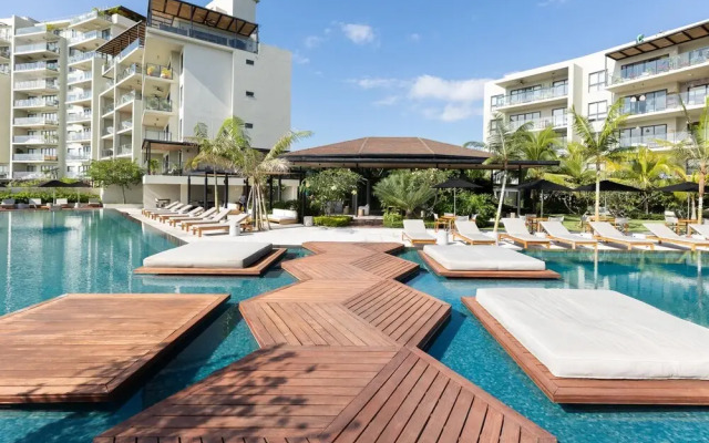 Ourfriends Condo by Acomodo