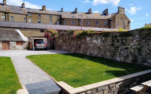 Castle Square Apartments Beaumaris