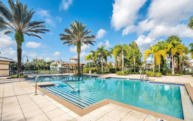 2 Bedroom Vacation Condo (2011)