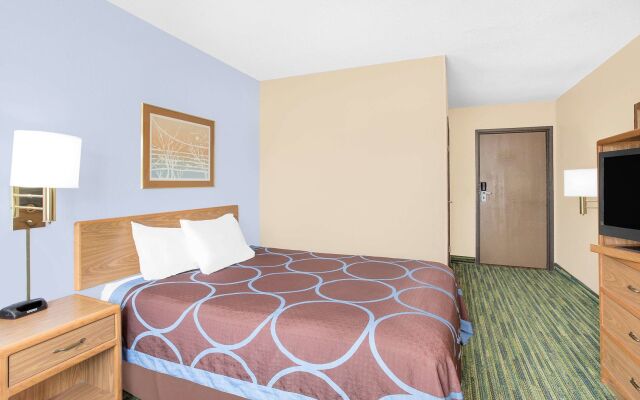 Boarders Inn & Suites by Cobblestone Hotels - Waterloo/Cedar Falls