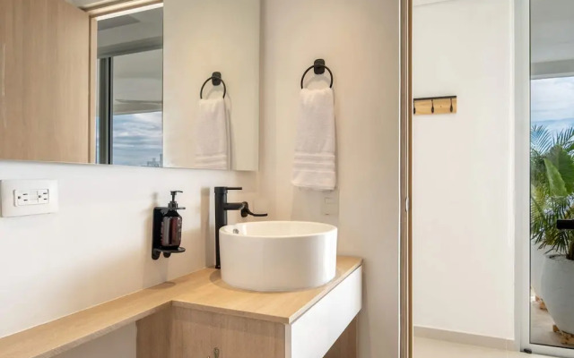 w Majestic Loft w Ocean View in Crespo