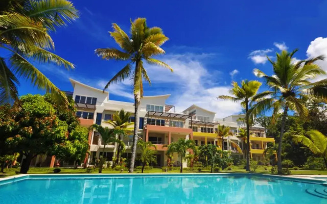Infiniti Blu Luxury Ocean Front Condos