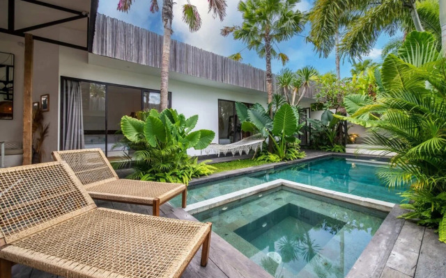 Tropical Design, Private Villa, 3 BR, Umalas