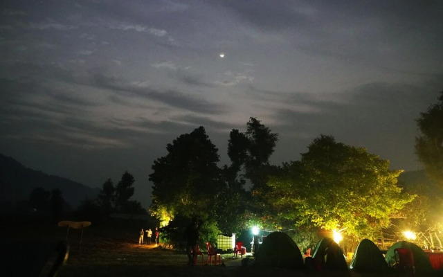 Moustache Kamp Kalakund