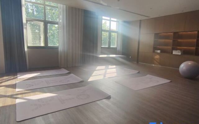 The Tianjin Eye JIANGUO PALACE Hotel