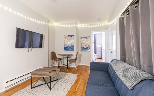 Lovely 2 Bedroom Cozy Monthly Apartment, New York