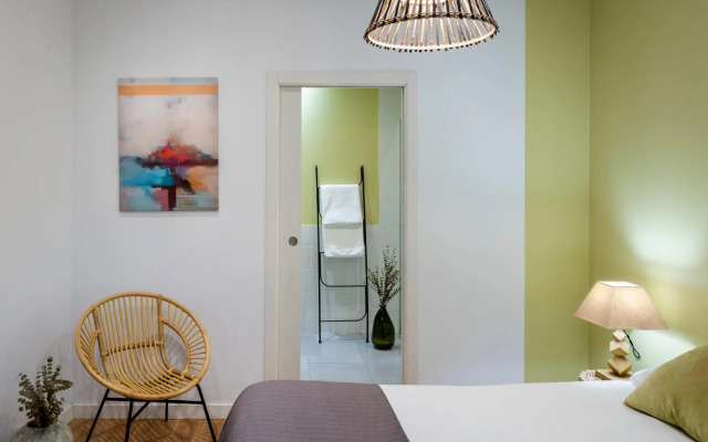 Lola 14 Suite Apartment