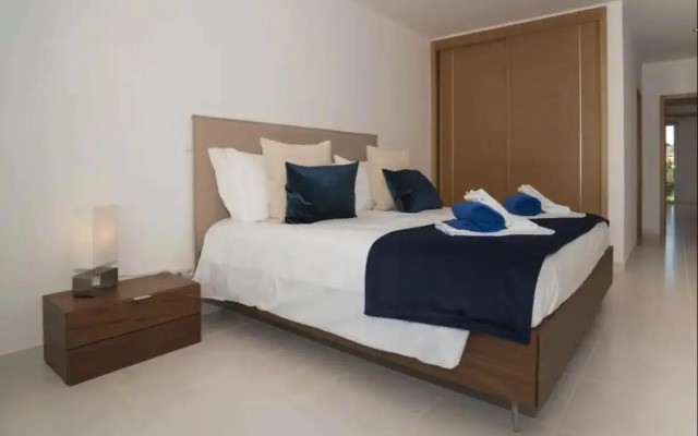 Modern Ocean Front Apartment