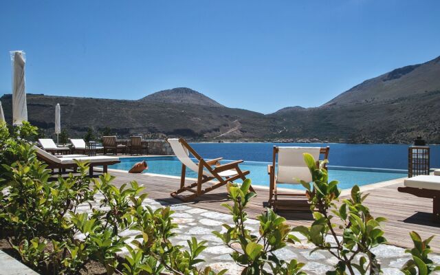 En Plo Luxury Suites