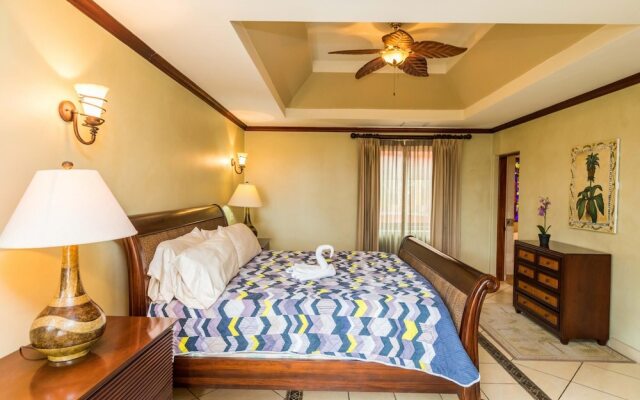 Luxury Ocean View Condo - Ultimate Convenience