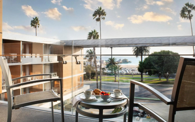 Shore Hotel