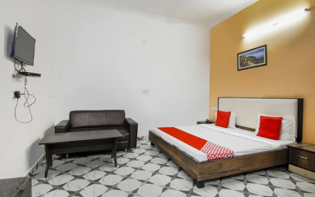 OYO 46735 Hotel Royal Dreams