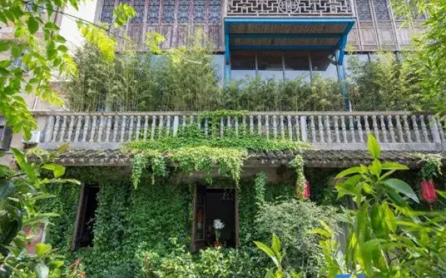 The Fallen Flower Old House - Luxurious Garden Suites in Jiangnan Courtyard Style