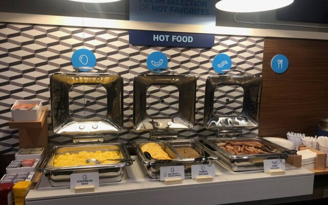 Holiday Inn Express Hotel & Suites Edmond by IHG