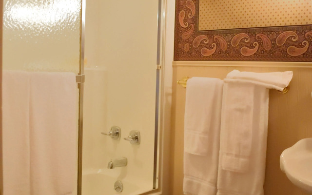 Yelton Manor Bed & Breakfast