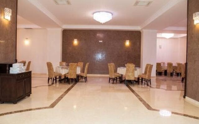 Albert Hotel