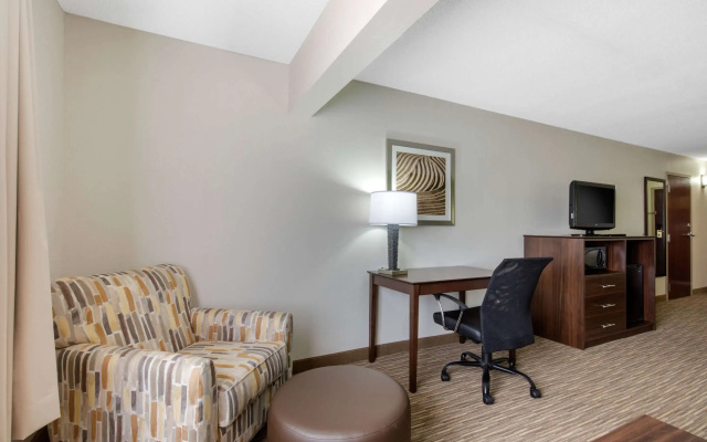 Quality Inn & Suites Mountain Home North