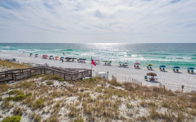 Inlet Reef 217 2 Bedroom Condo by RedAwning