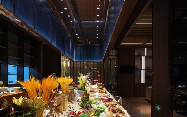 White Swan VYV Hotel