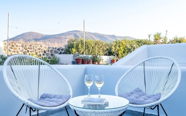 Paradise, Traditional Cycladic House