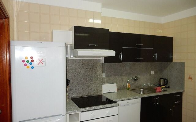 Praceta Almeida Garrett Apartment