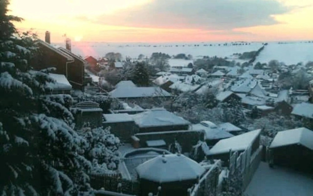 3 Bed House Stunning Views And Free Parking
