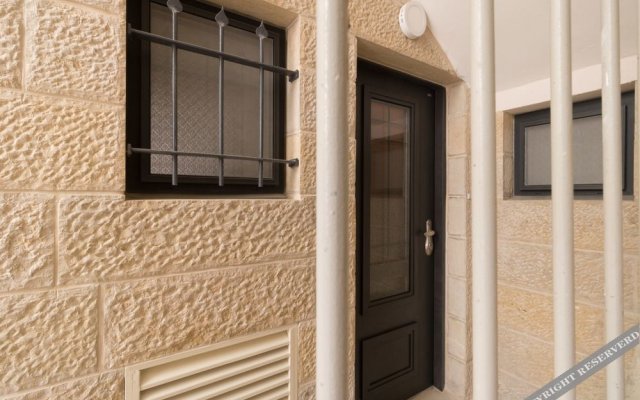 Best Location Jerusalem Stone Apartment