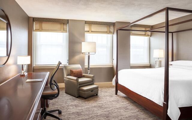 Sheraton Commander Hotel