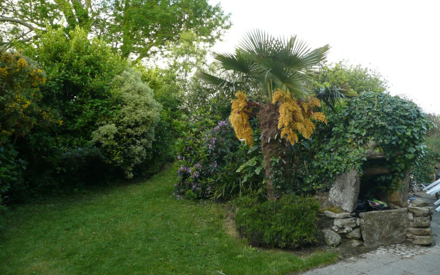 Granite stone house with fireplace, Plouguerneau