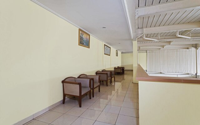 RedDoorz near Ciputra World Kuningan