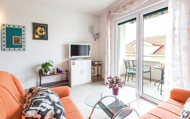 Amazing Apartment in Makarska With 2 Bedrooms and Wifi