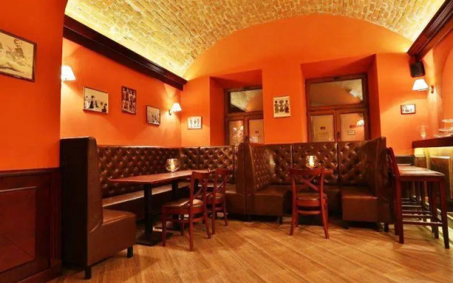 Rynek 6 retro pub & hostel