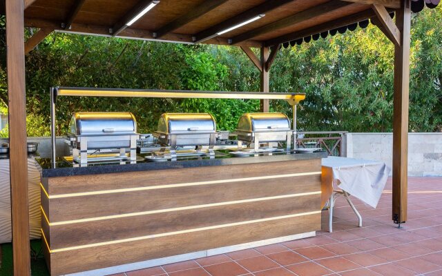 Sentinus Beach Hotel