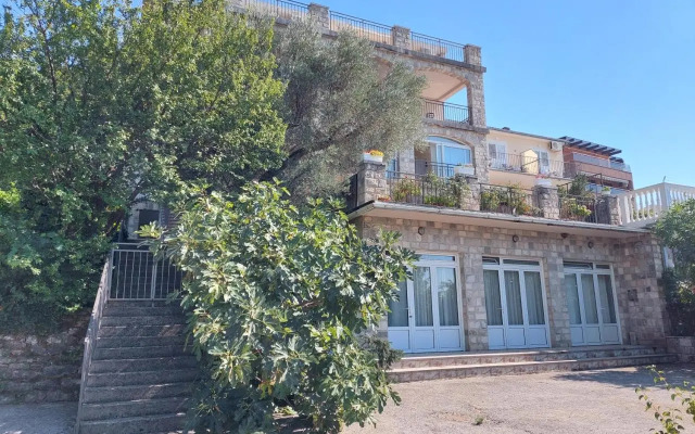 Vala Apartments