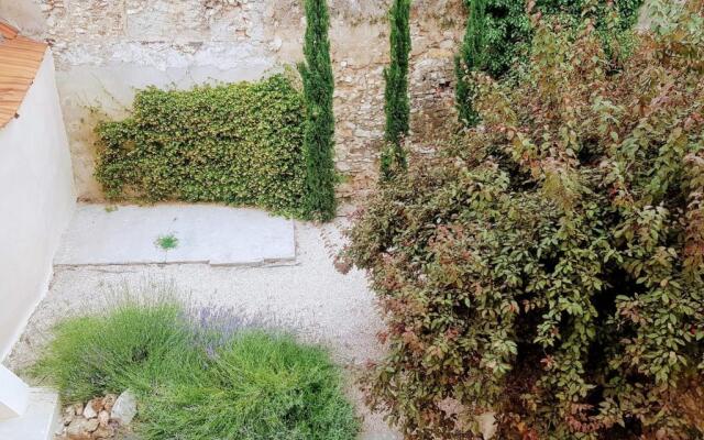 Charming 62 M With Shared Garden Center