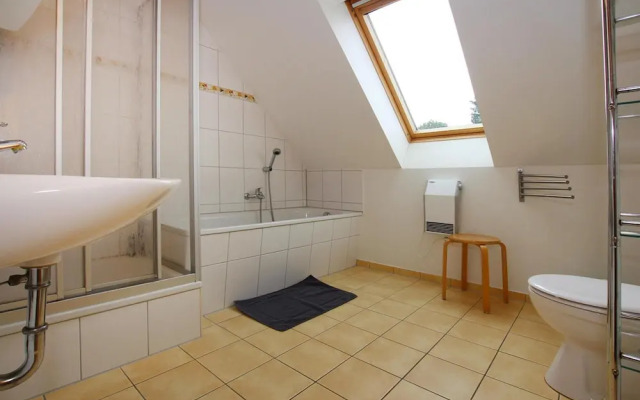 Cottage in Muritz Park Near 1,000 Lakes