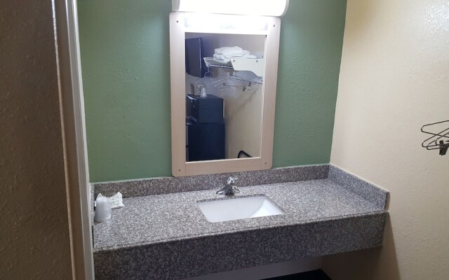 Americas Best Value Inn - Mentor