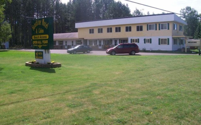 Sunshine Motel and Cabins