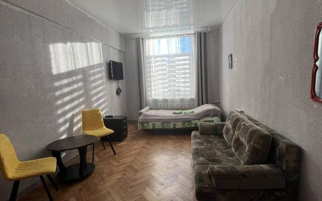 Меблированная комната Family House (Фэмили Хаус) на Красной