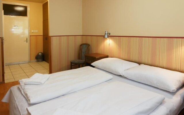 Hotel Flandria*