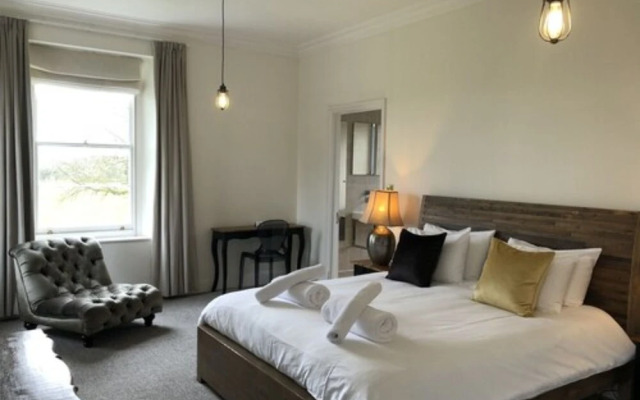Roseneath House