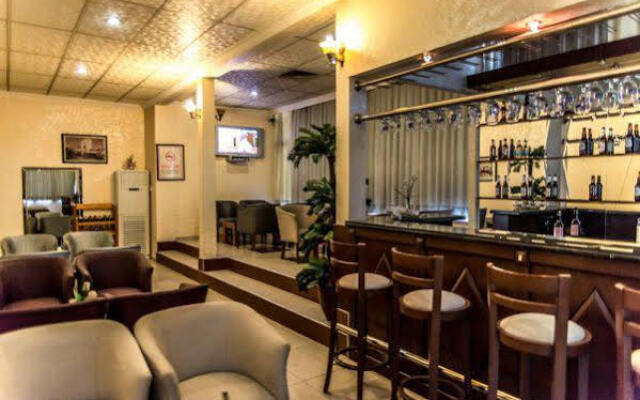Kristal Hotel