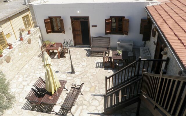Romios Holiday Apartments