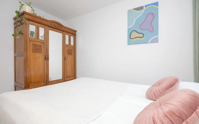 Apartment With Balcony by Renters